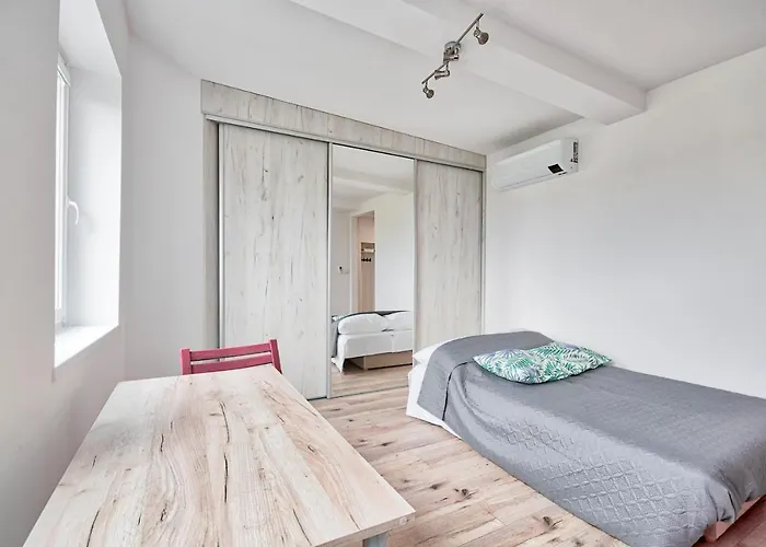 Stawowa Standard By Bookinghost *