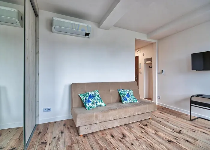 Stawowa Standard By Bookinghost * Wroclaw